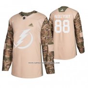 Camiseta Hockey Tampa Bay Lightning Andrei Vasilevskiy Veterans Day Camuflaje