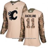 Camiseta Hockey Mujer Calgary Flames 11 Mikael Backlund Autentico 2017 Veterans Day Stitched Camuflaje