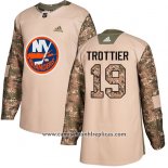 Camiseta Hockey New York Islanders 19 Bryan Trottier Camuflaje Autentico 2017 Veterans Day Stitched