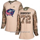 Camiseta Hockey Mujer Columbus Blue Jackets 72 Sergei Bobrovsky Autentico 2017 Veterans Day Stitched Camuflaje