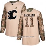 Camiseta Hockey Calgary Flames 11 Mikael Backlund Camuflaje Autentico 2017 Veterans Day Stitched